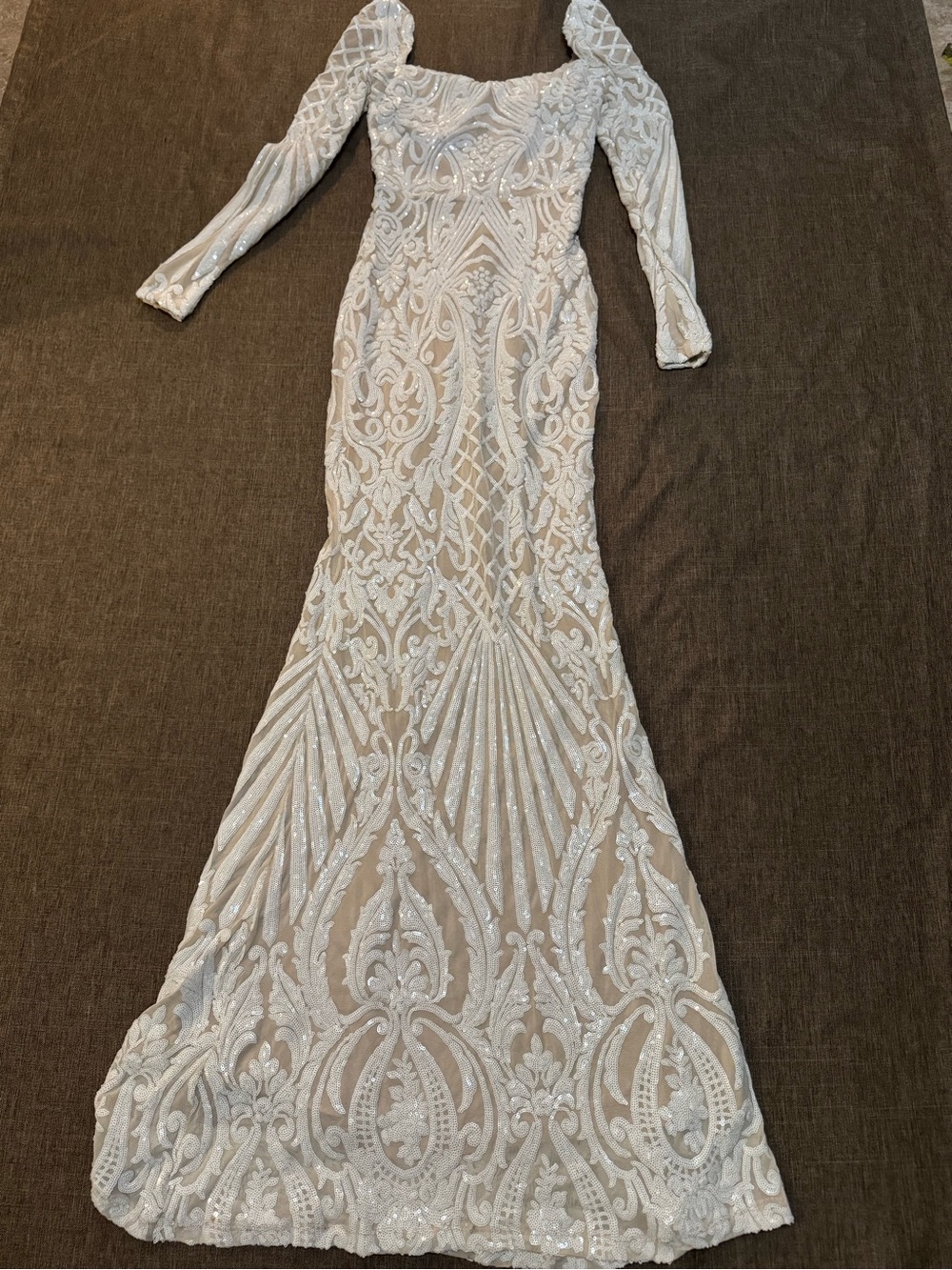 Windsor sequined maxi gown long bishop sleeves and square neckline - Picture 5 of 8